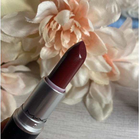 💄💄Mac Cosmetics Matte Lipstick- Diva - Picture 3 of 7